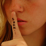 shhh - Photo: val.pearl @ Flickr