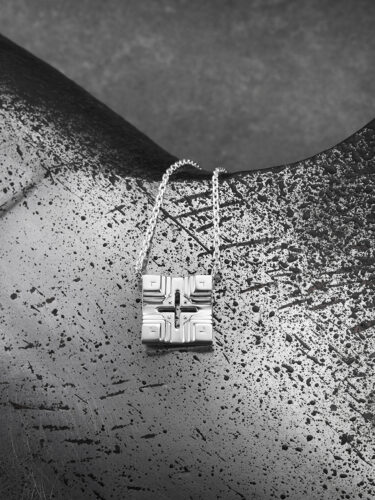 Arc Necklace